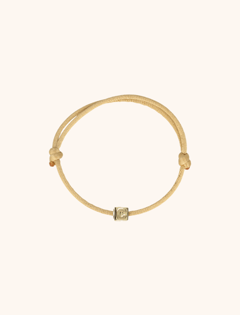 Armband initial cubelott-theme.productDescriptionPage.SEO.byTheBrand Armband initial cubelott-theme.productDescriptionPage.SEO.byTheBrand