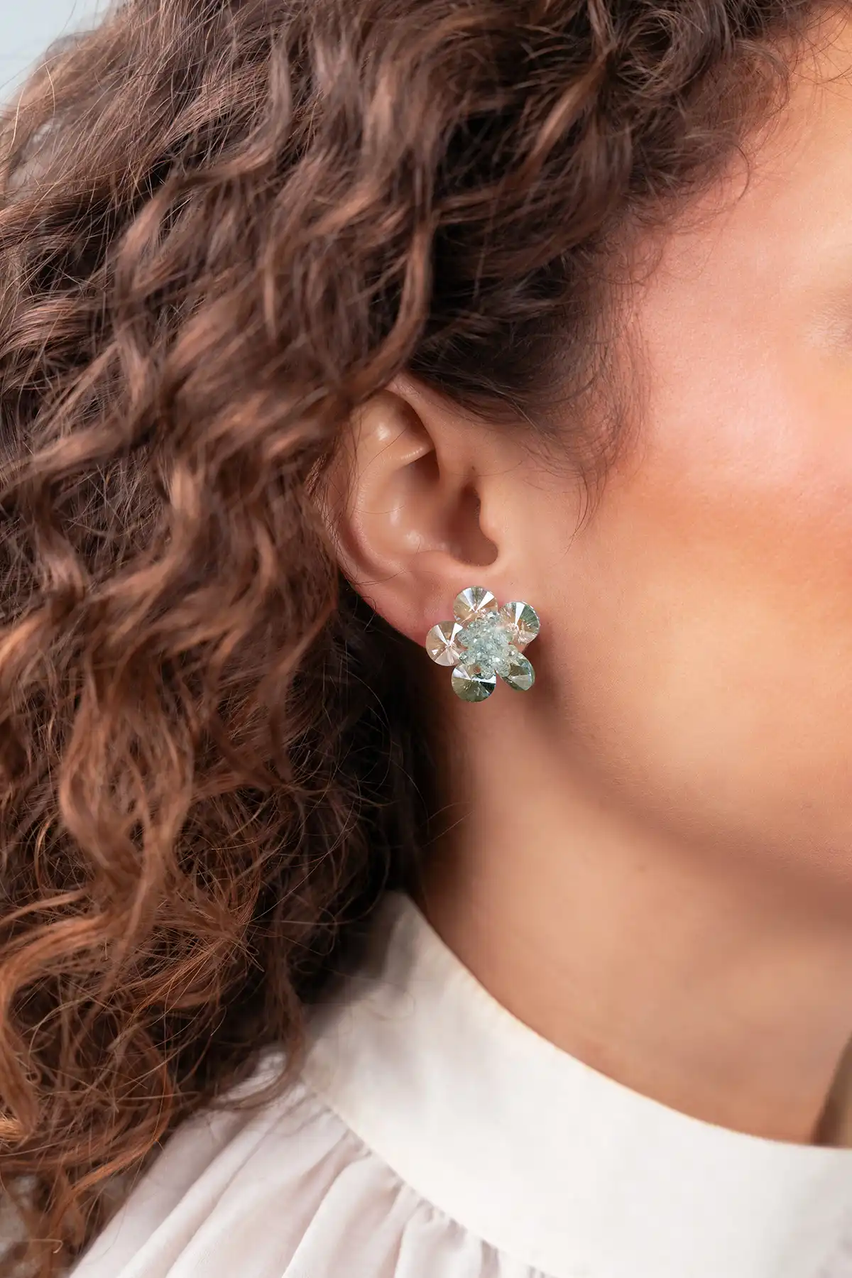 Pistache Mint Oorbellen Teuntje Flower Stud