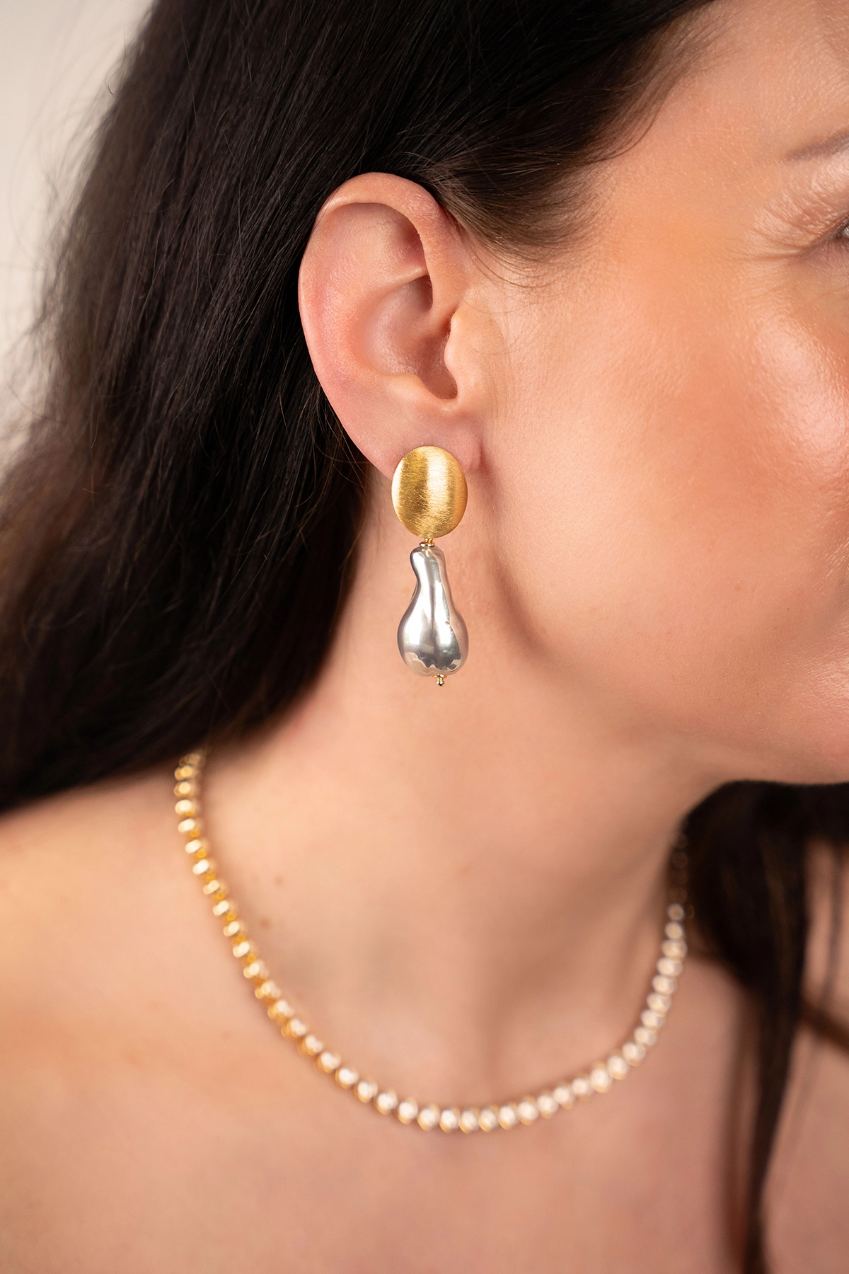 Soft Grey Earrings Crystal Pearl Look S