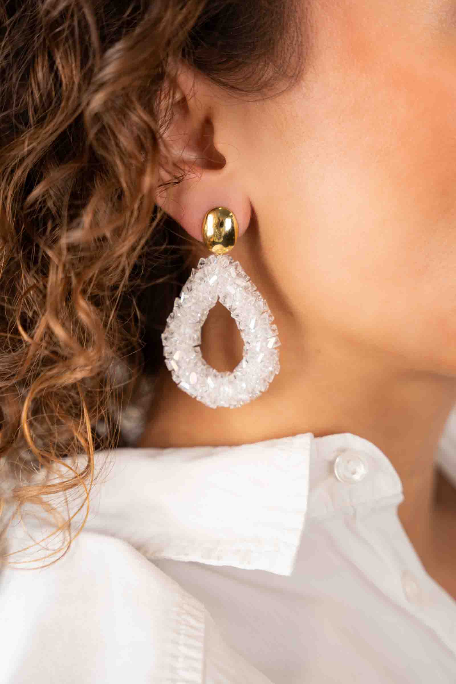 Kristalkleurige Oorbellen Marieke Druppel L Rawlott-theme.productDescriptionPage.SEO.byTheBrand