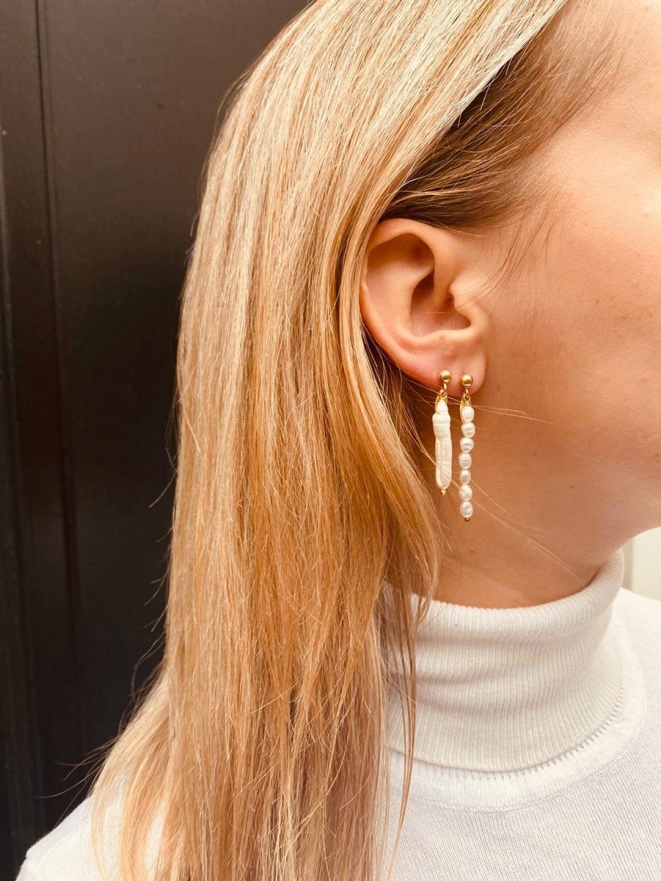 Pearl earrings vertical bar ovoid