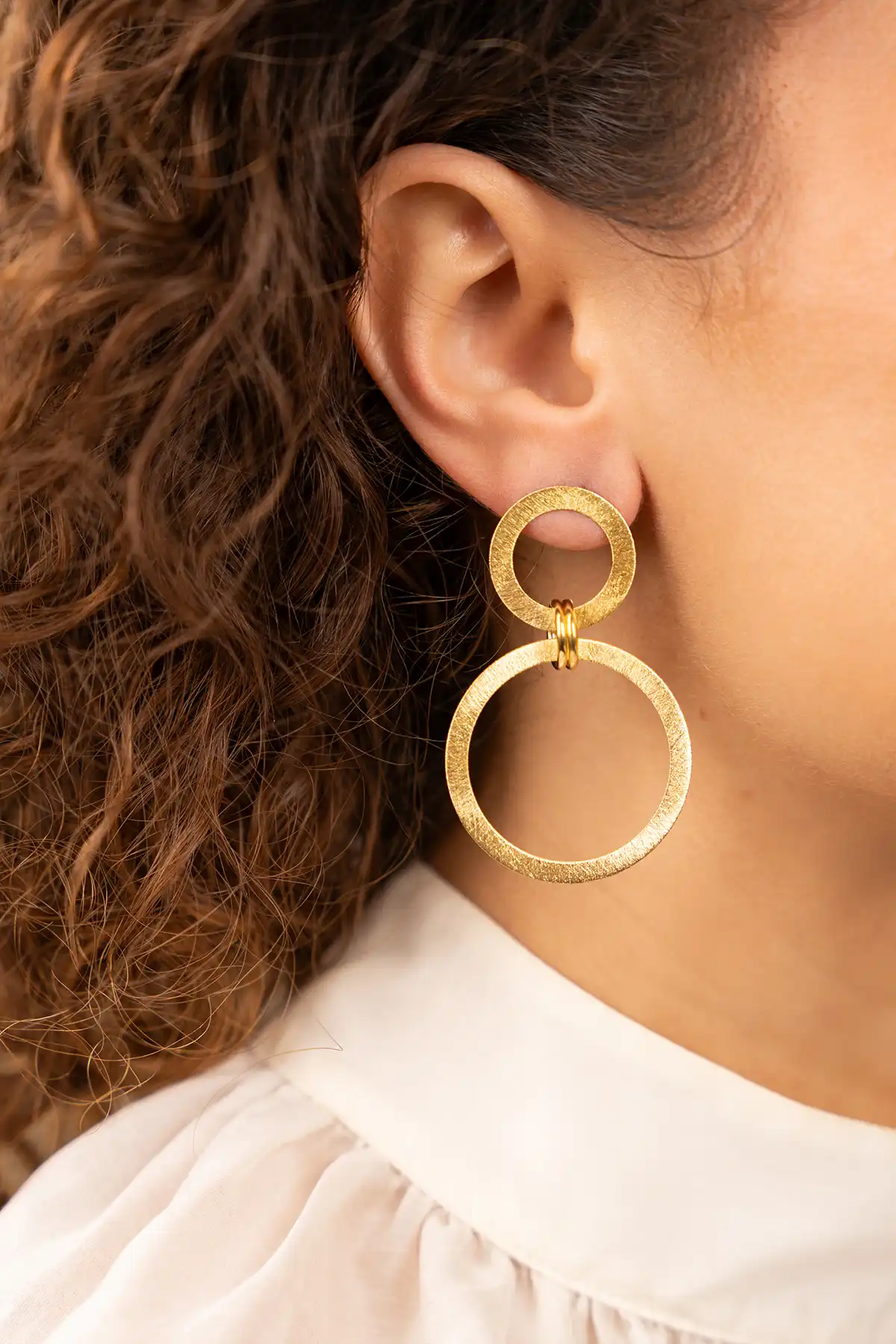  Ohrringe Eslie Classic Thick Round Satinlott-theme.productDescriptionPage.SEO.byTheBrand