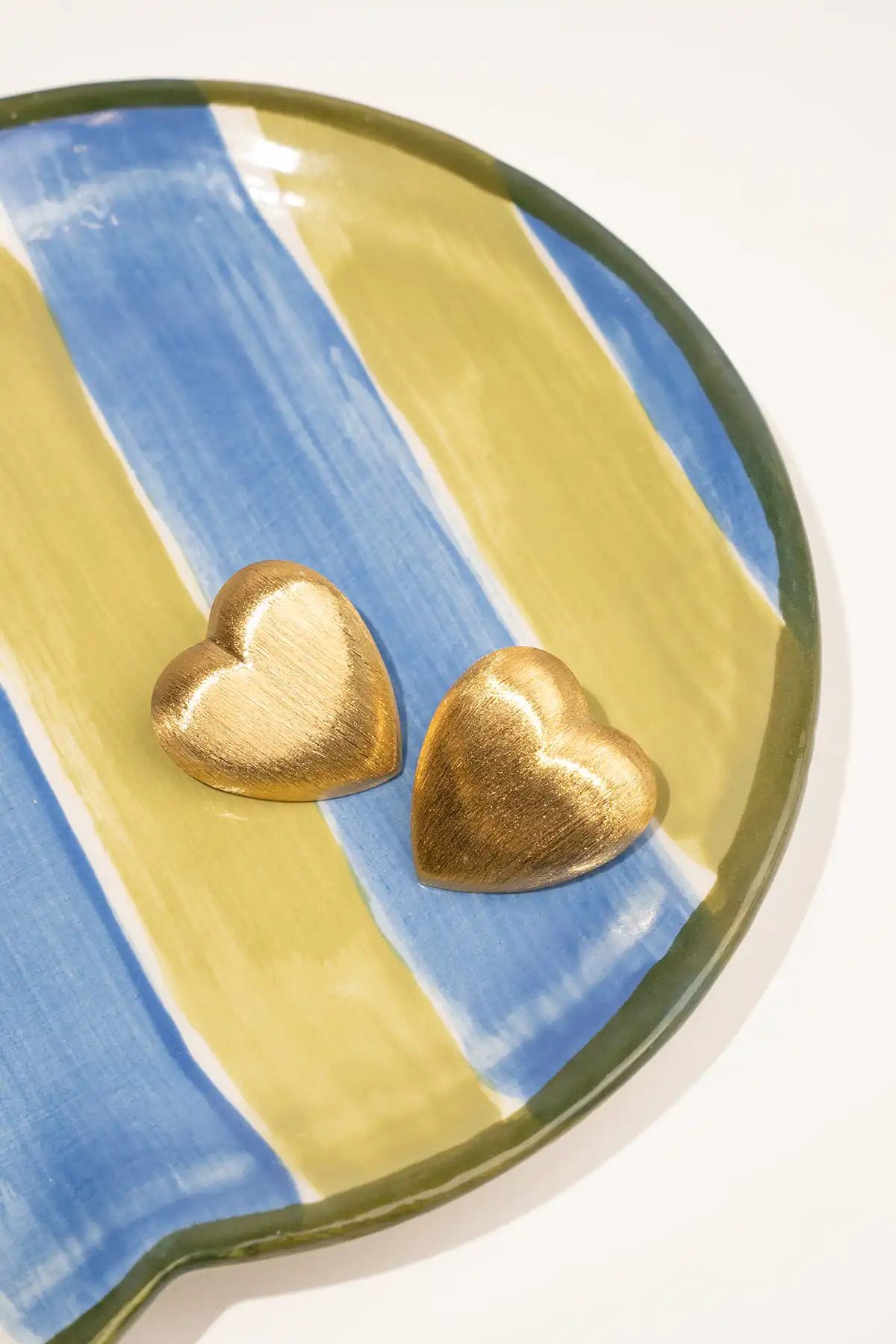 Classic Oorbellen Brushed Stud Hart Llott-theme.productDescriptionPage.SEO.byTheBrand
