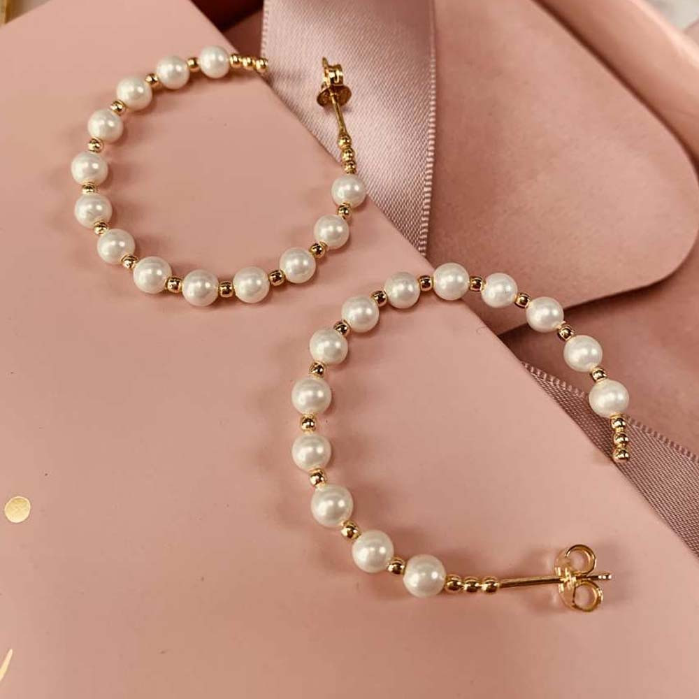 Naomi Hoop-Ohrringe mit Perlen