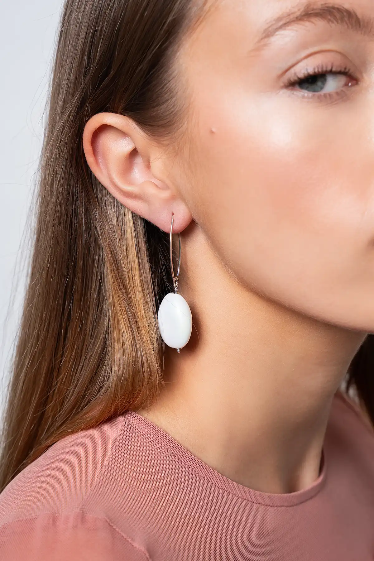 White Opal Oorbellen Amber Squeezed Droplott-theme.productDescriptionPage.SEO.byTheBrand