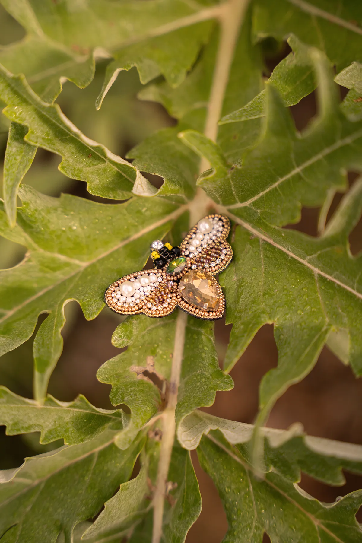 Brooch Bee L - Light Brown