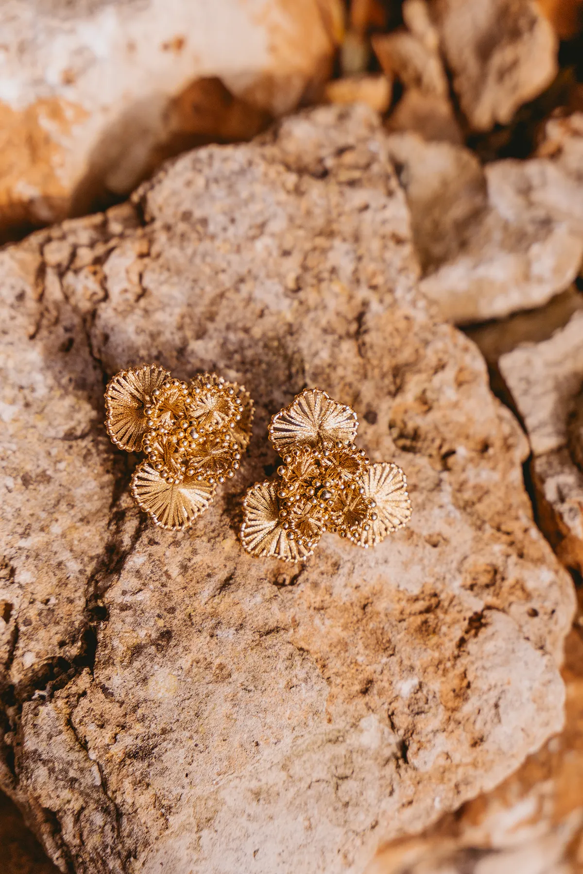 Gold Earrings Aster Flower L  lott-theme.productDescriptionPage.SEO.byTheBrand