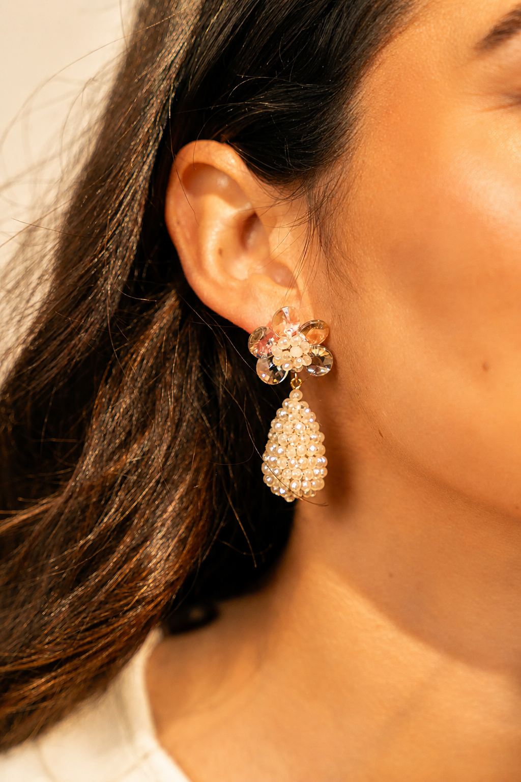 Beige Ohrringe Amy Cone XS mit Flower Stud