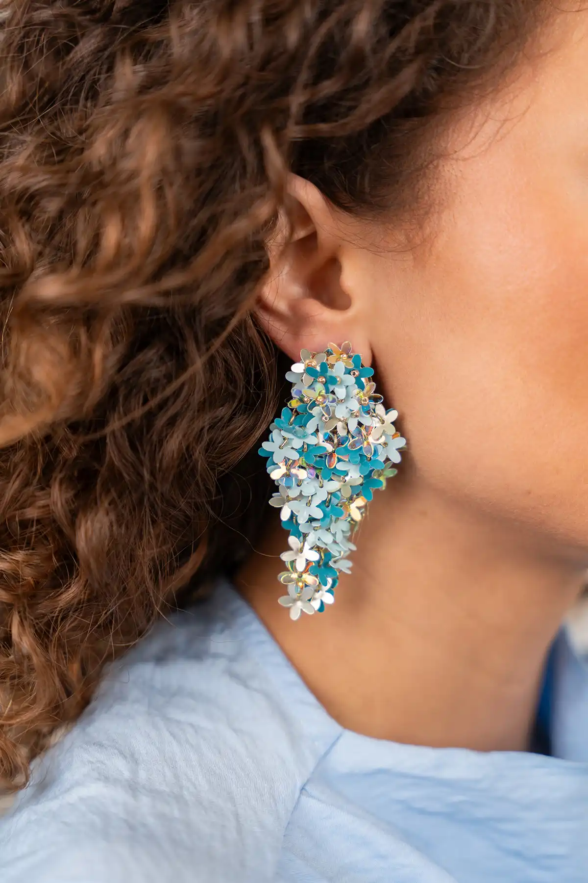 Blauwe Oorbellen Leila Sequin Bunch of Flowers