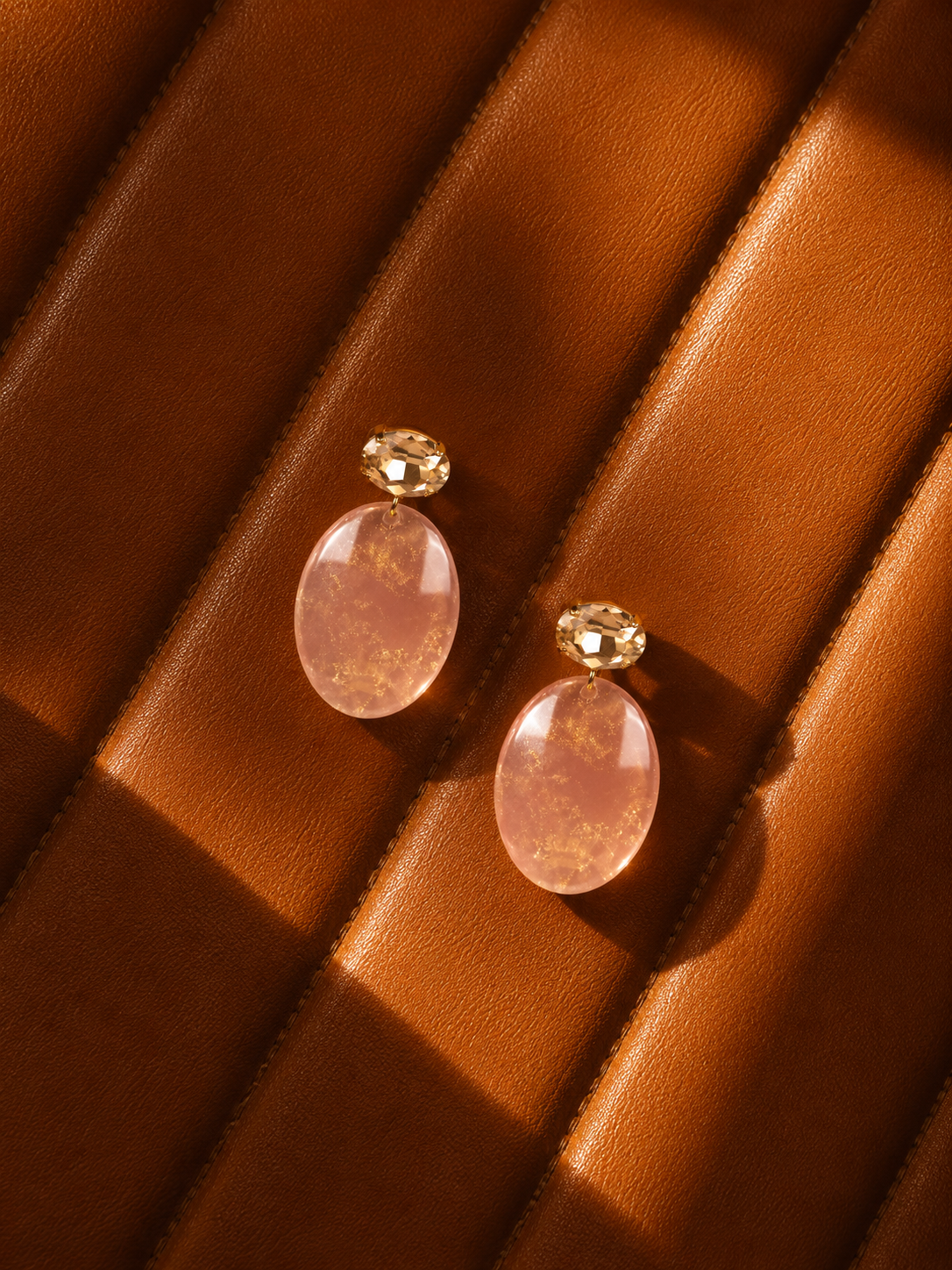 Goudkleurige Roze oorbellen Celia ovaal L strass