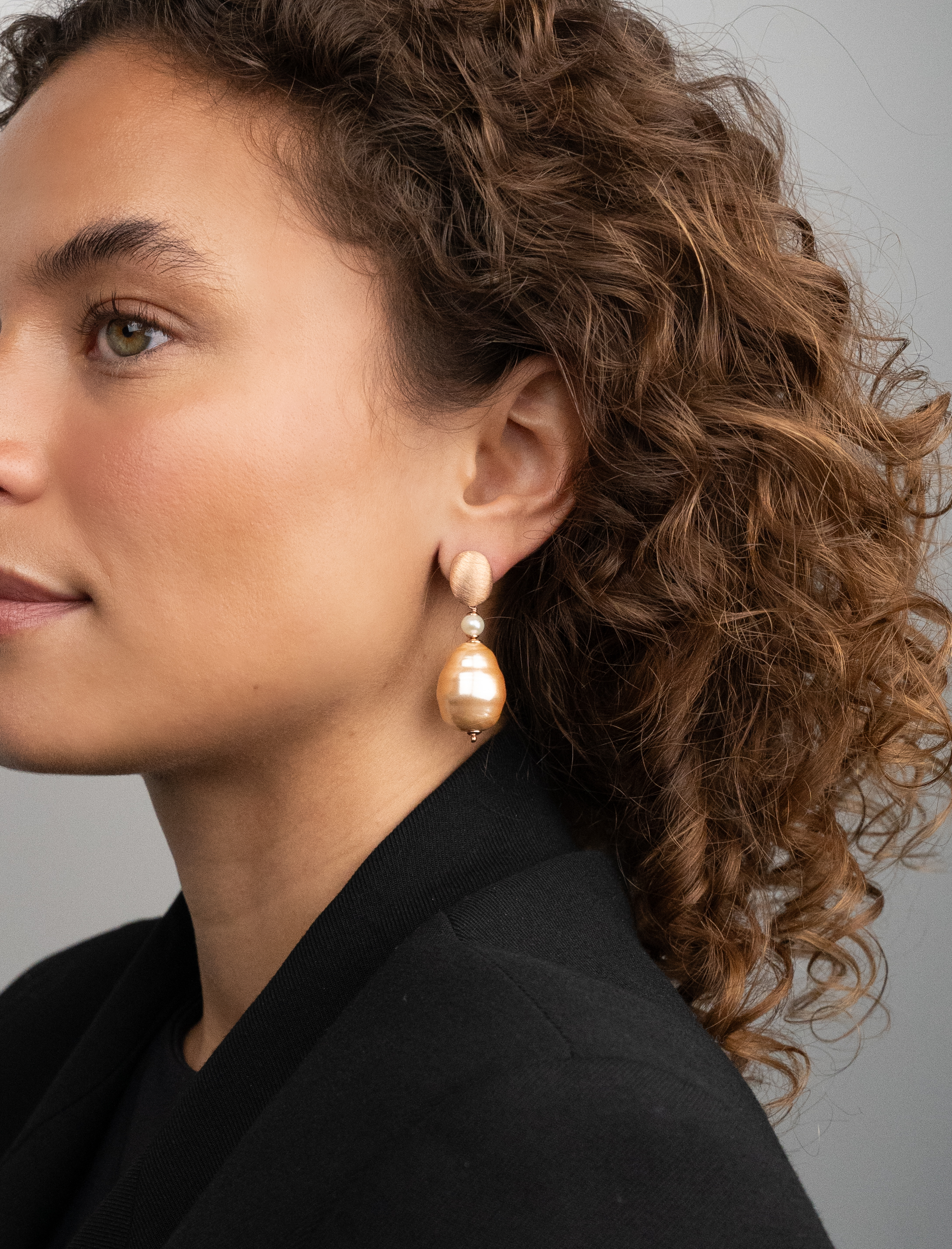 Pareloorbellen Mother Earth Irene Llott-theme.productDescriptionPage.SEO.byTheBrand