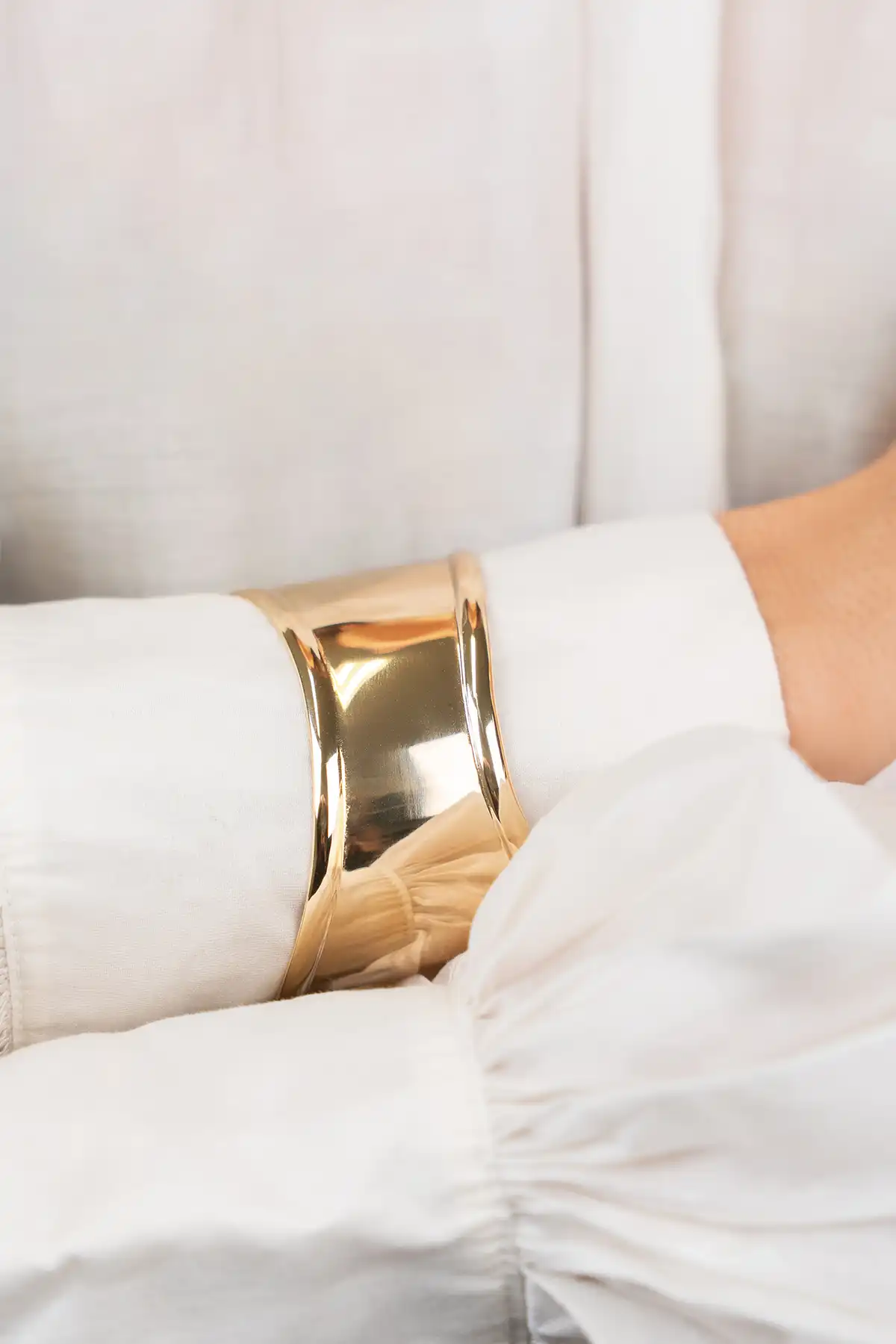 Gouden Armband Sculpted Cuff  L Loeke