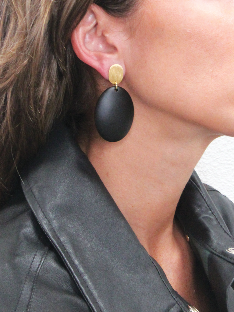 Black Earrings Sirius Oval 