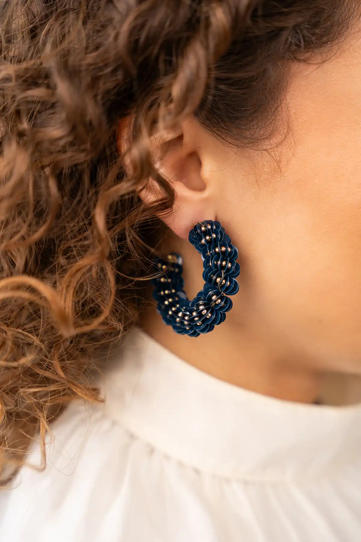Gemixt blauwe oorbellen sequin creool M