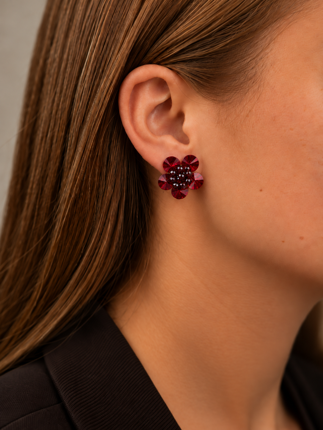 Bordeaux Flower Stud Teuntje