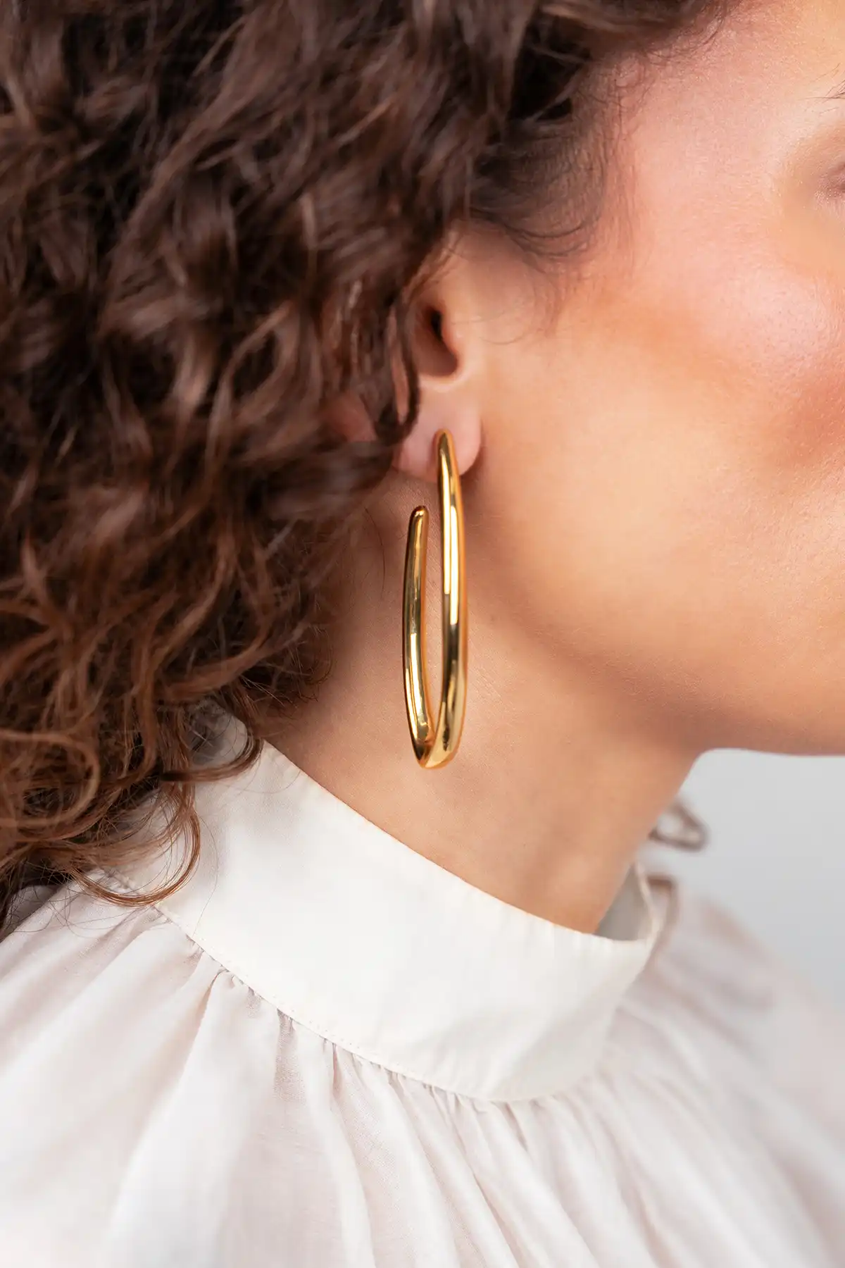 Gouden Oorbellen Sculpted Front Loop L Brianna