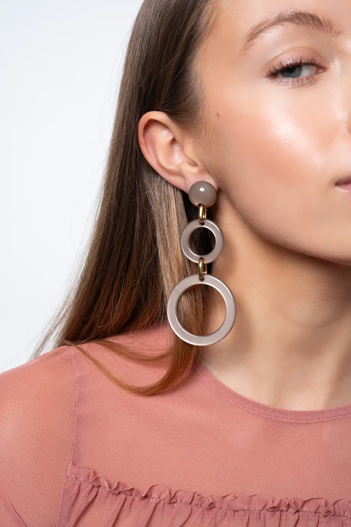 Dark Nude Oorbellen Hanne Tripe Circle Llott-theme.productDescriptionPage.SEO.byTheBrand