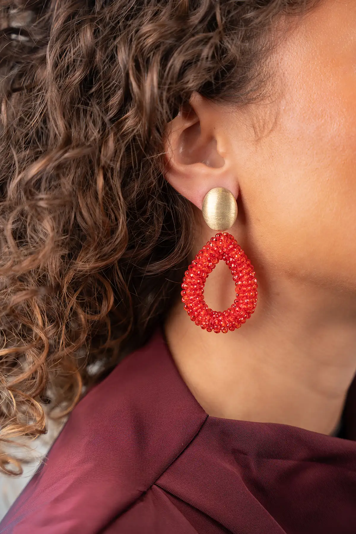 Neon Rode Oorbellen Drop L Irregular Stones Berry