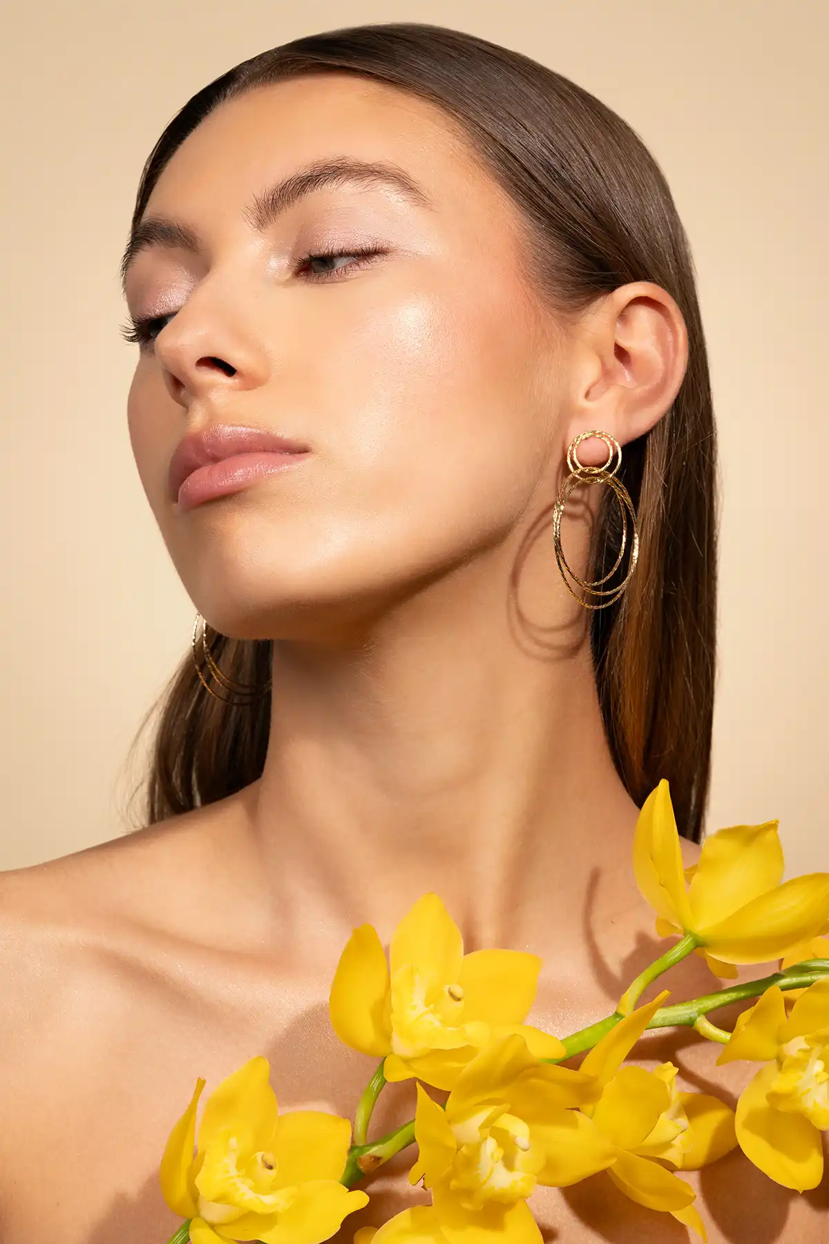 Classic earrings triple hoops glow Llott-theme.productDescriptionPage.SEO.byTheBrand