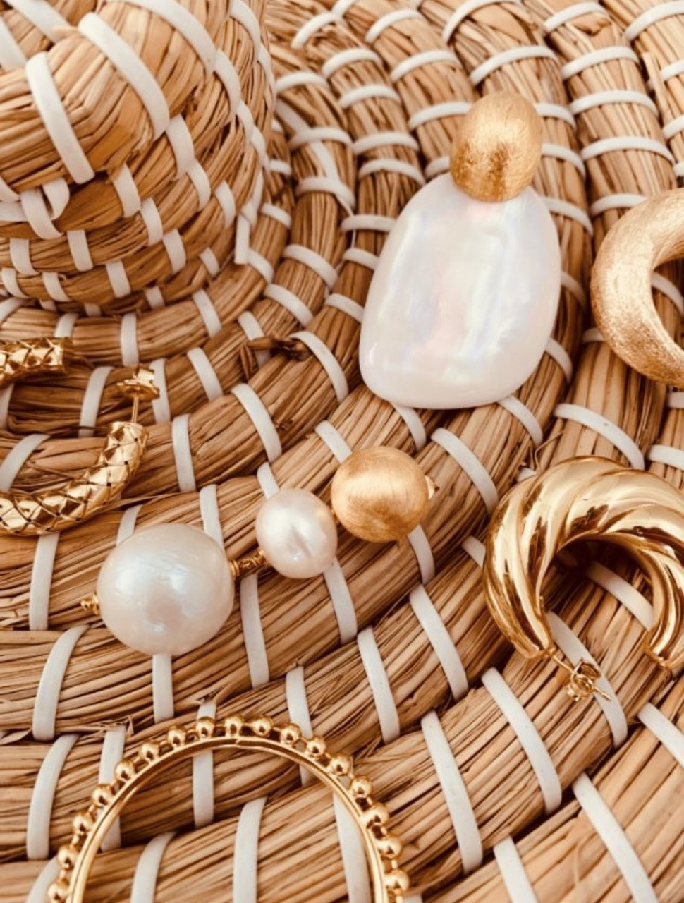 Sara Resin Asymmetric Ovaal L Pearllott-theme.productDescriptionPage.SEO.byTheBrand