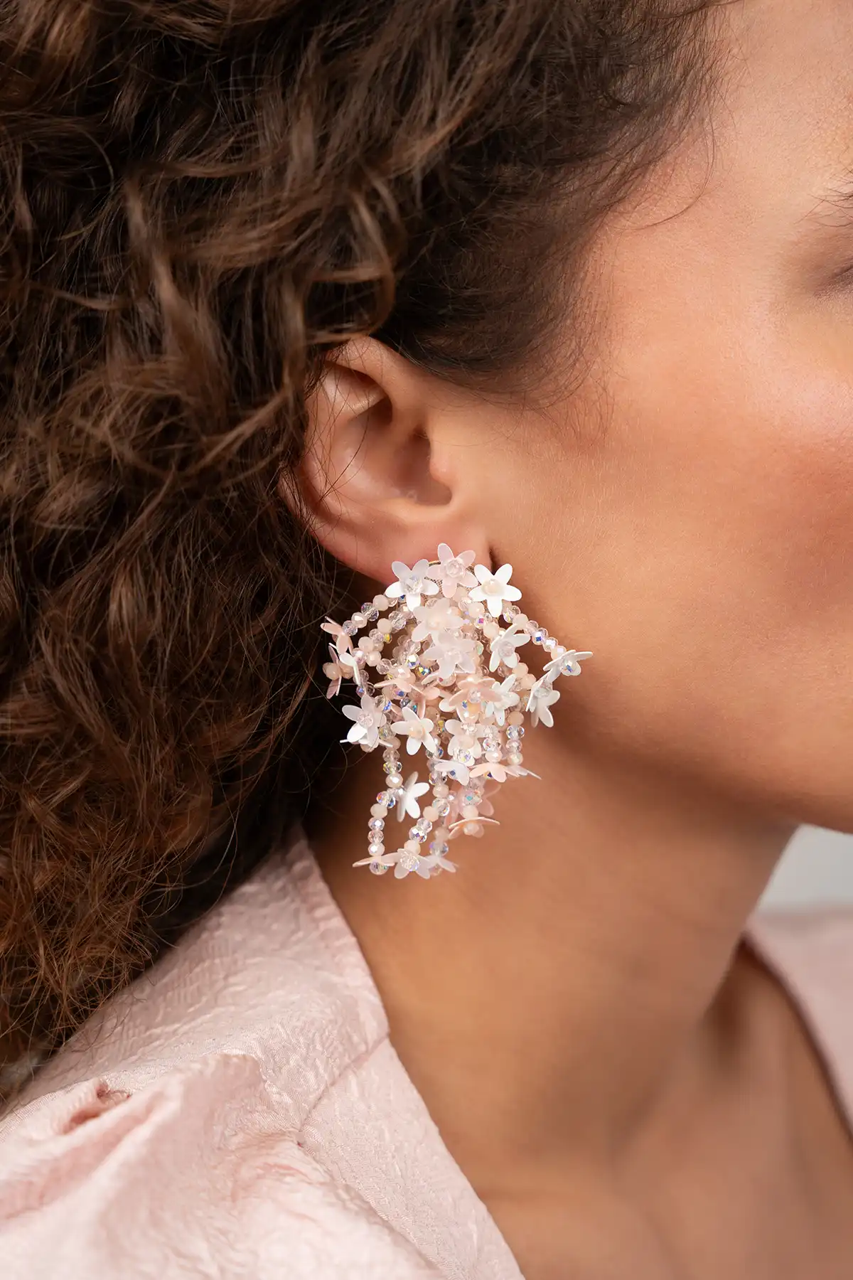 Hellrosa Ohrringe Lilly Flower Strings M